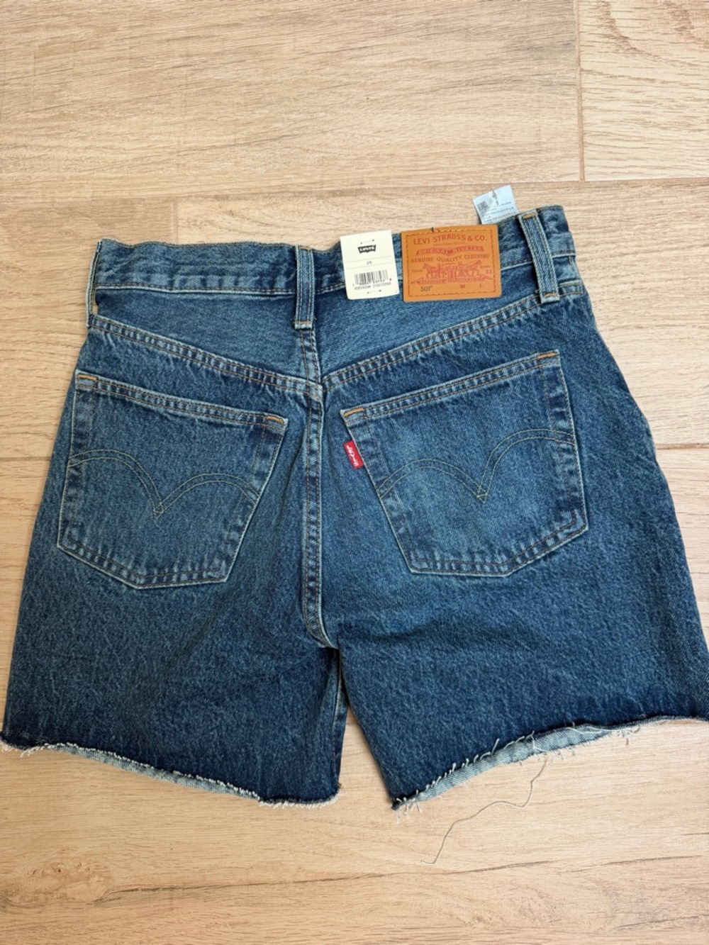 NWT Levi's Blue 501 Denim Shorts - Picture 2 of 3